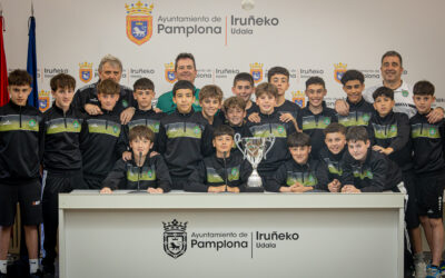 RECIBIMIENTO AL C.F.GAZTE BERRIAK EN EL  AYUNTAMIENTO DE PAMPLONA